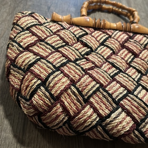 LA REGALE VINTAGE WOVEN CLUTCH - Picture 3 of 8